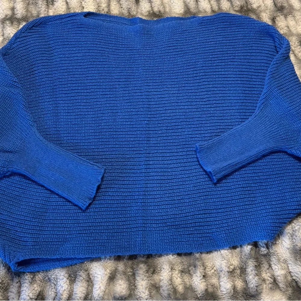 Off-Shoulder Women Sweater - Picture 3 of 6